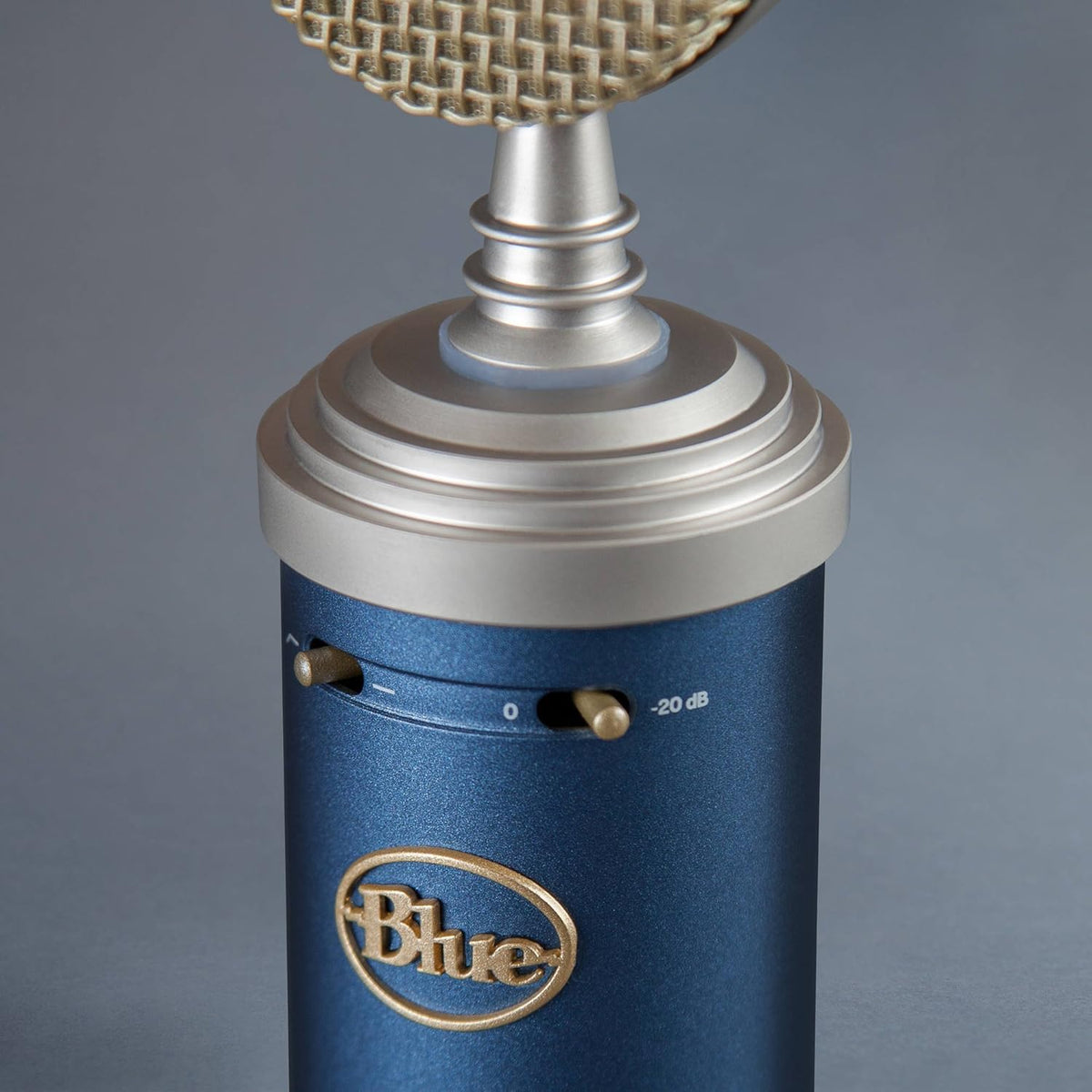 Large-Diaphragm Condenser Microphone with Closed-Back Headphones and XLR Cable H48537
